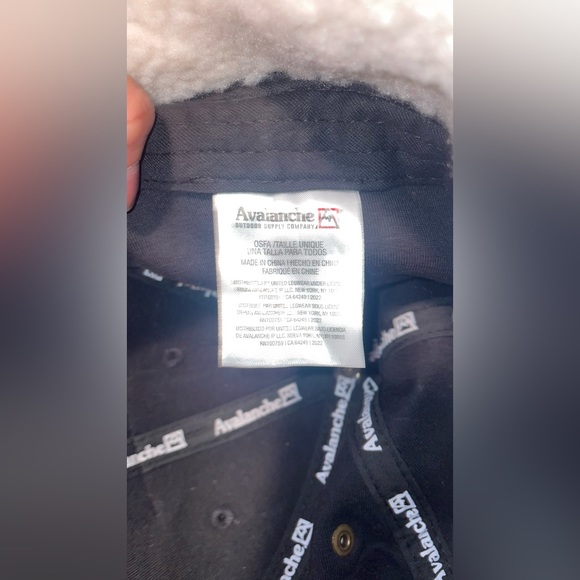 NWT AVALANCHE CAP PLAID Sherpa Lined Trapper  Hat Double STRECH SIZE S/M - Picture 13 of 14